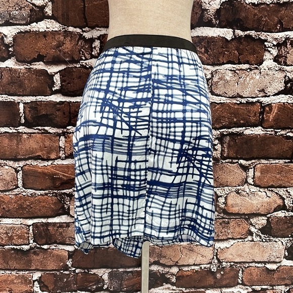 BCBGMAXAZRIA Skirt Mini Silk Blue Pleated Size 10 - Picture 6 of 12